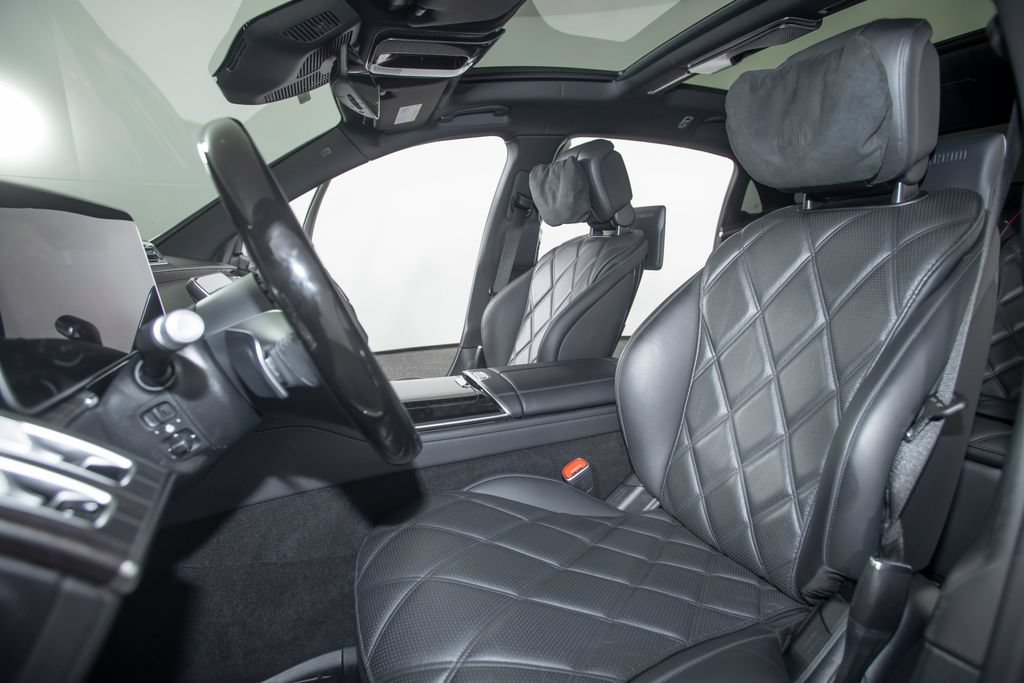 Used 2024 Mercedes-Benz Maybach S 580 4MATIC image 3