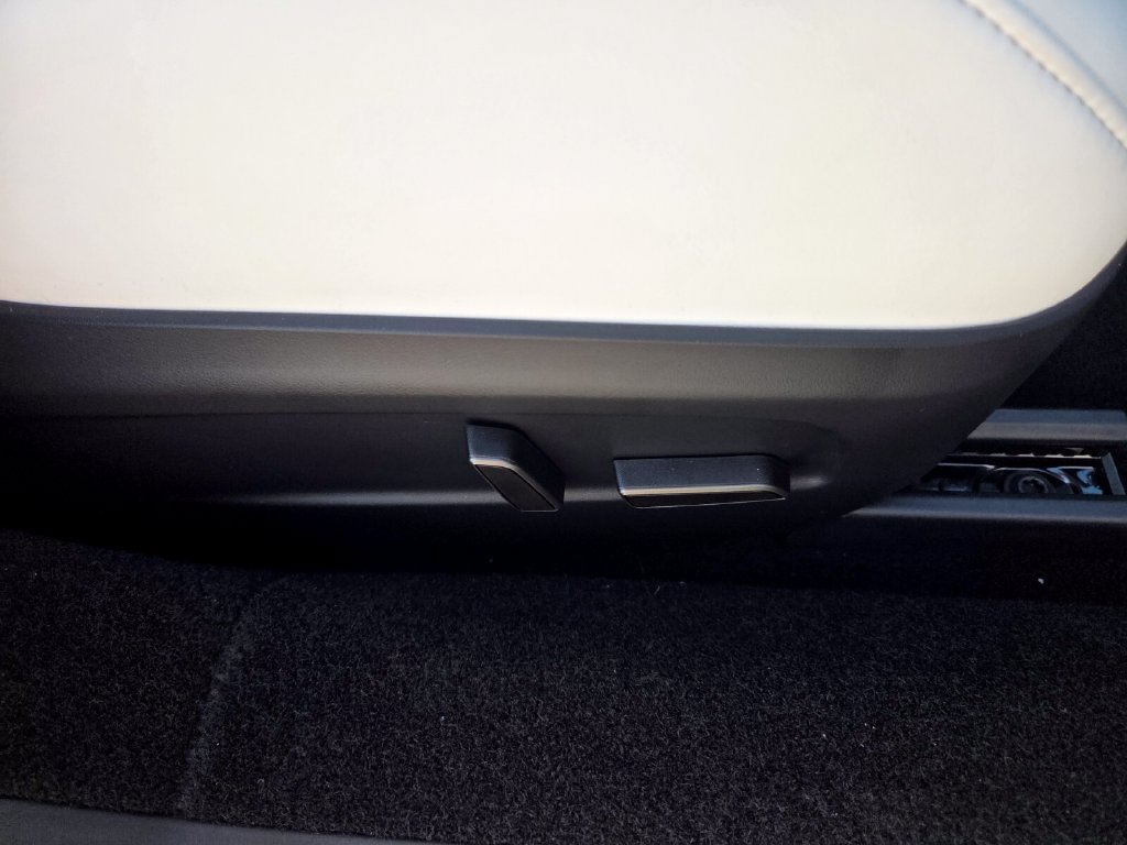 Used 2025 Tesla Model 3 Performance AWD/4WD image 16