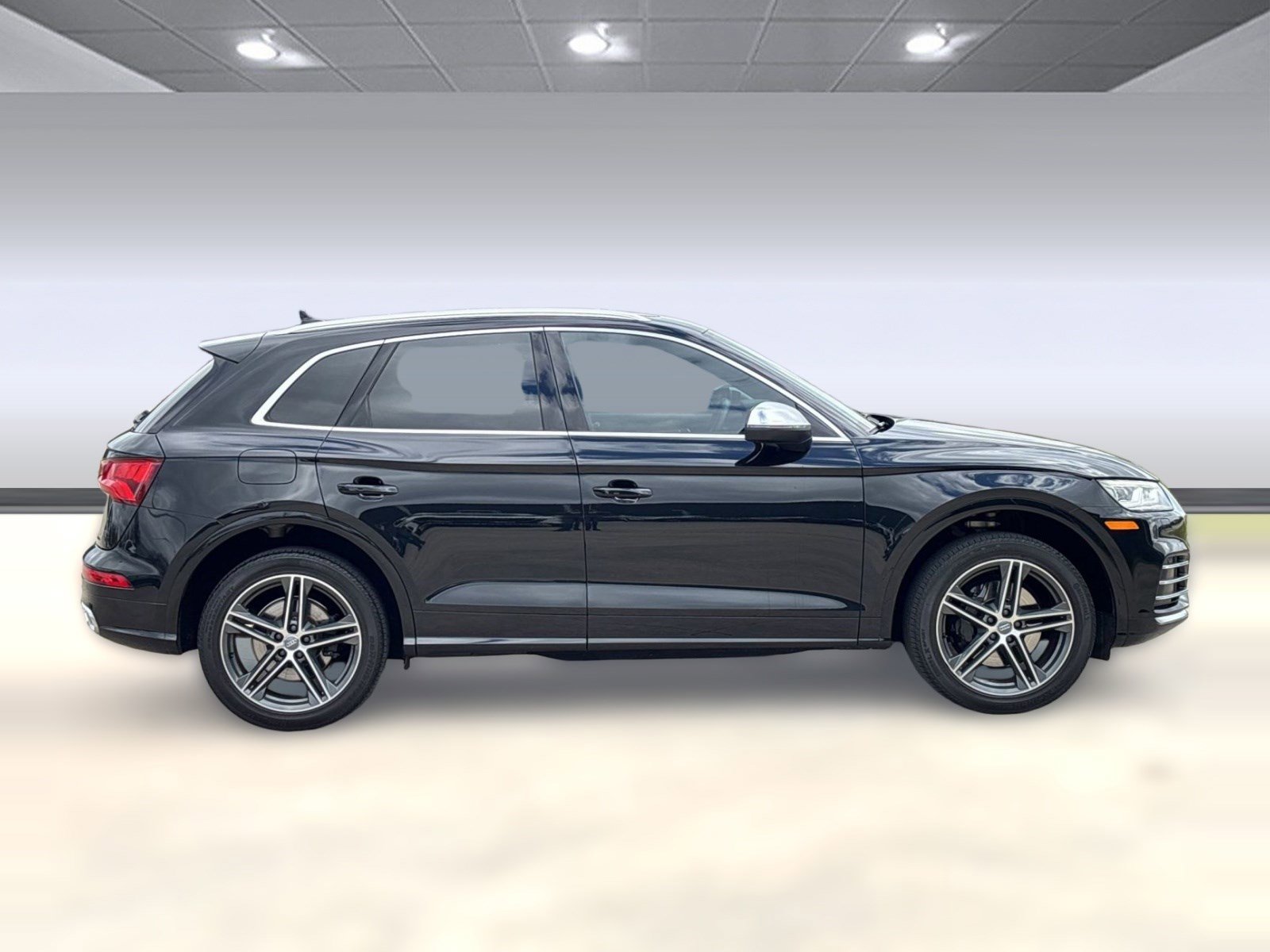 Used 2020 Audi SQ5 Premium Plus w/ Premium Plus Package image 8
