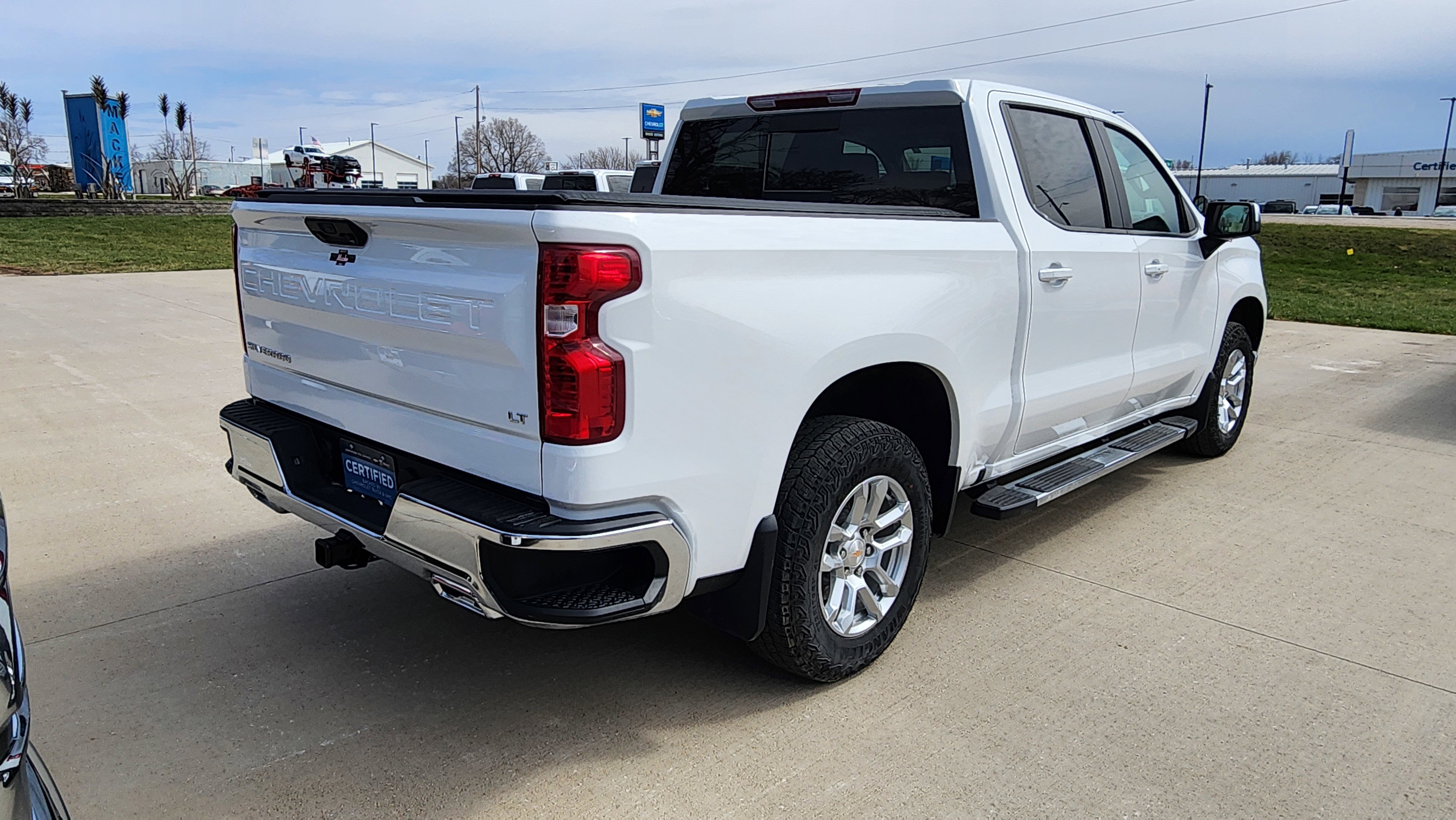 Certified 2025 Chevrolet Silverado 1500 LT AWD/4WD image 5