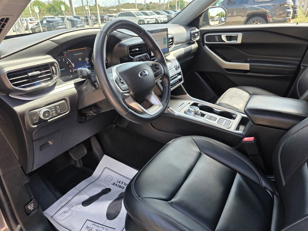 Used 2021 Ford Explorer XLT w/ Equipment Group 202A image 25