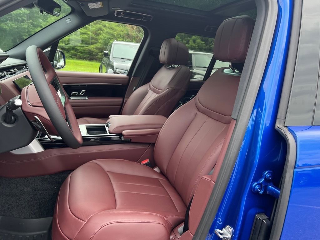 New 2025 Land Rover Range Rover SE image 11