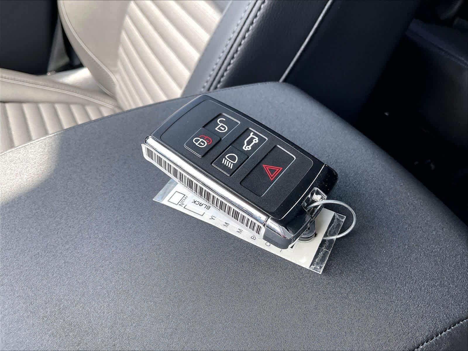 New 2026 Land Rover Discovery Sport Landmark AWD/4WD image 35