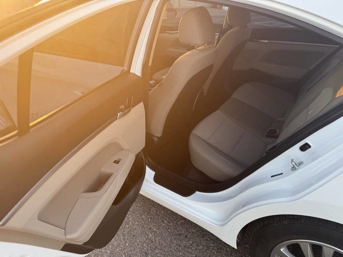 Used 2020 Hyundai Elantra ECO image 10