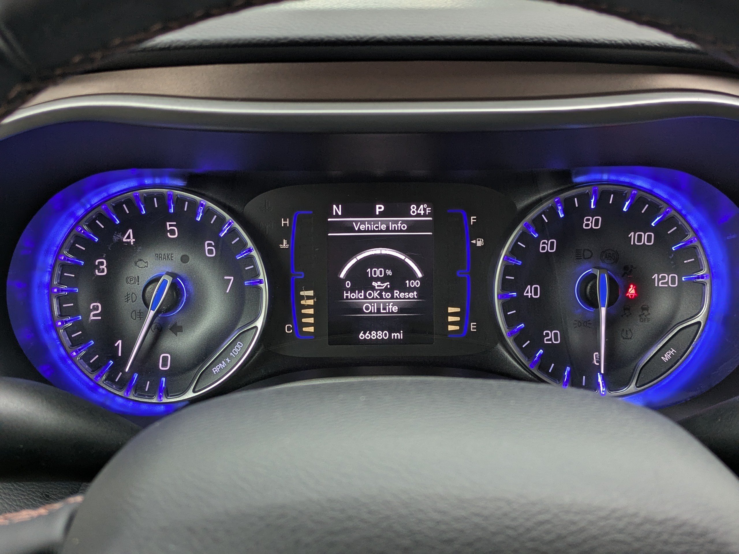 Used 2018 Chrysler Pacifica Touring-L FWD image 30
