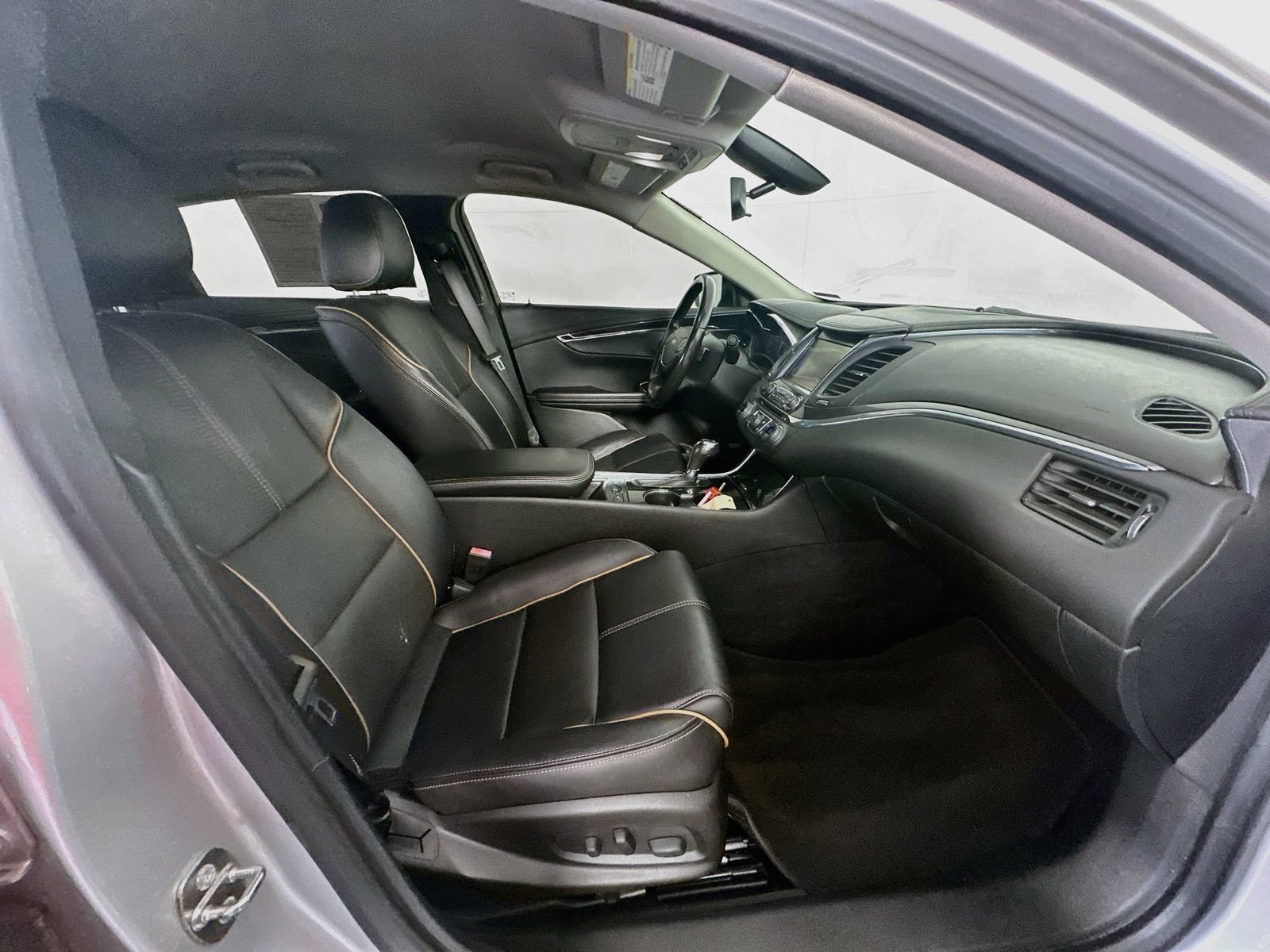 Used 2018 Chevrolet Impala Premier FWD image 27