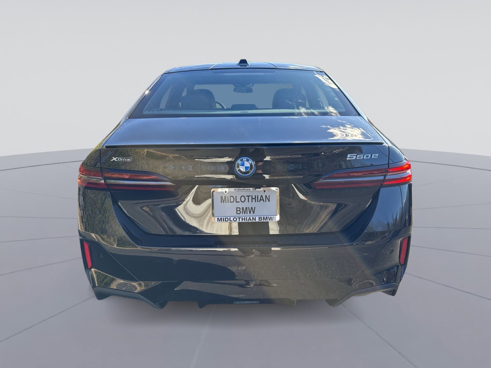New 2026 BMW 550e xDrive w/ Executive Package image 30