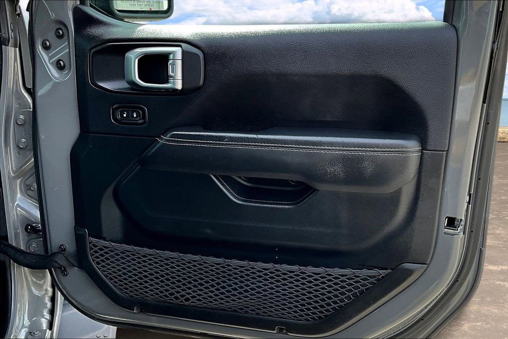 Used 2022 Jeep Wrangler Unlimited Sahara w/ Cold Weather Group image 30