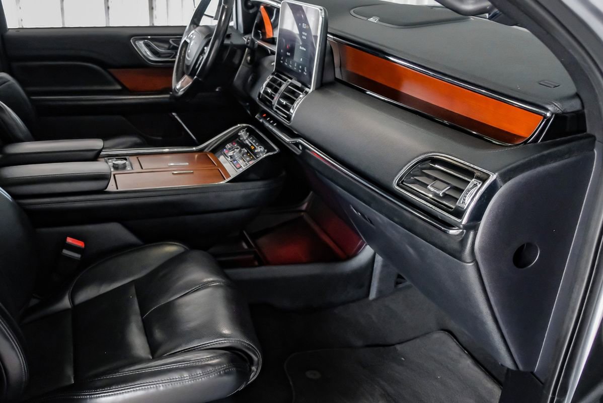 Used 2020 Lincoln Navigator L Reserve RWD image 12
