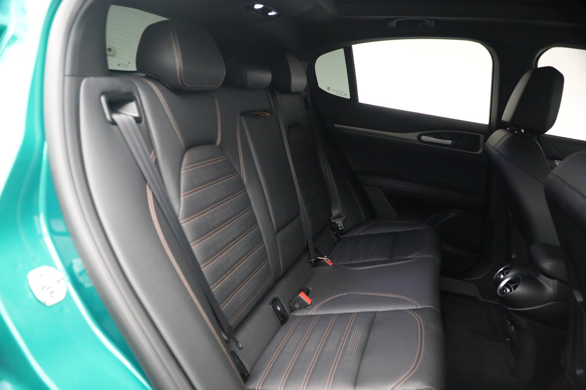 New 2025 Alfa Romeo Stelvio Sprint image 17