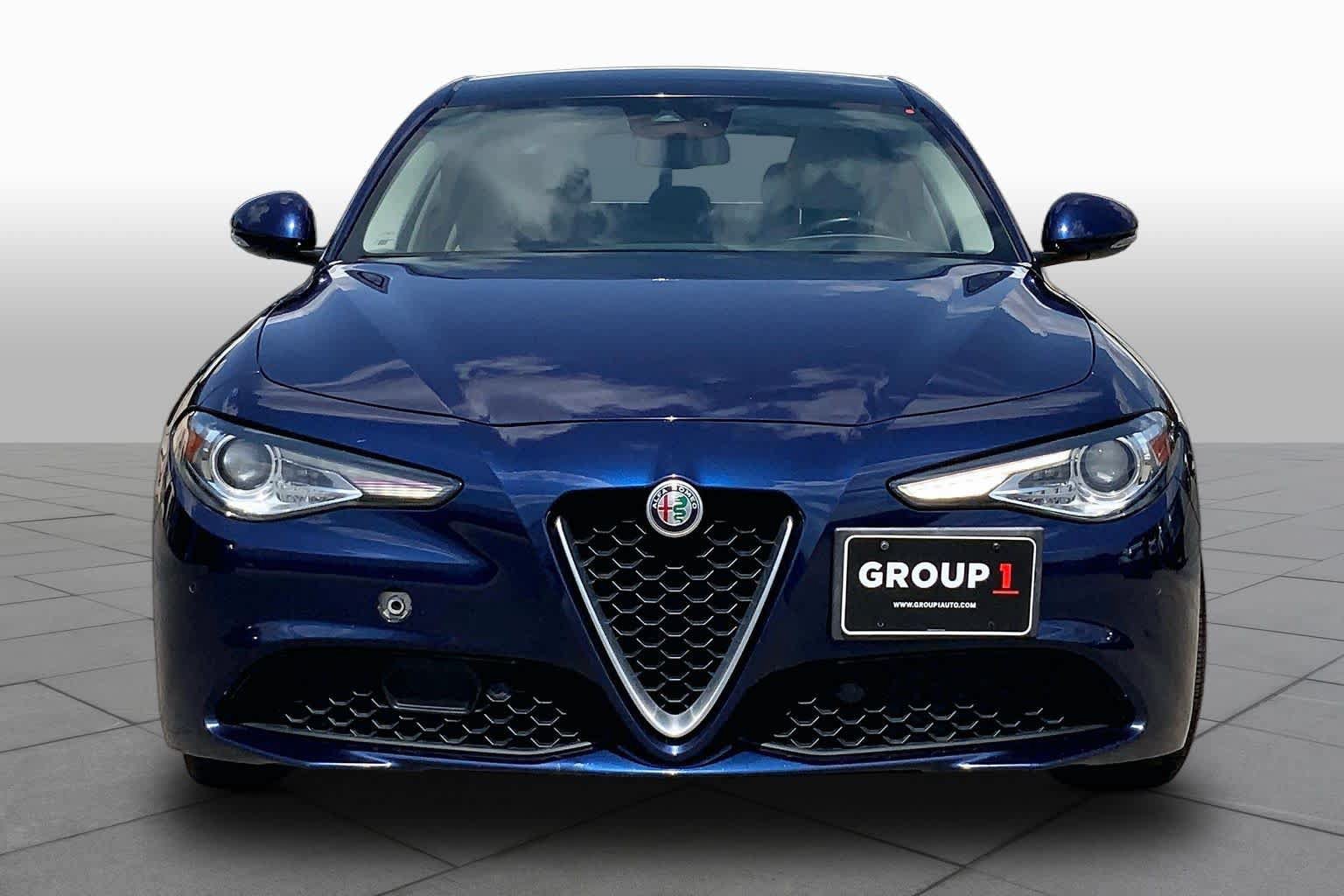Used 2018 Alfa Romeo Giulia Ti w/ Quick Order Package 22Z Lusso RWD image 4