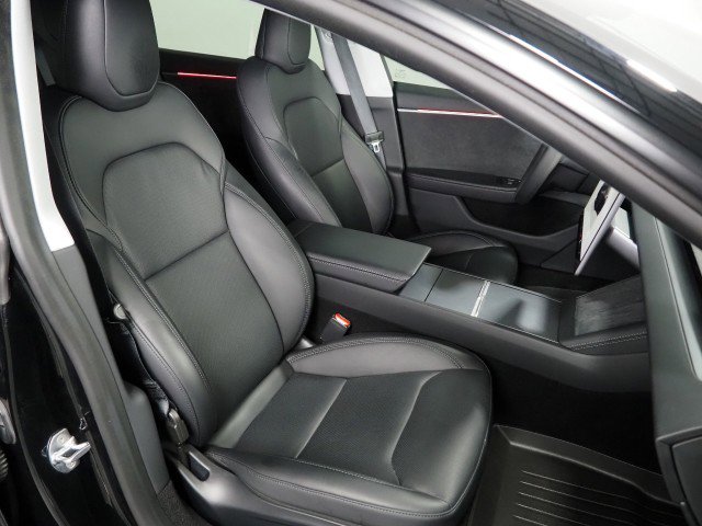 Used 2025 Tesla Model 3 AWD/4WD image 2
