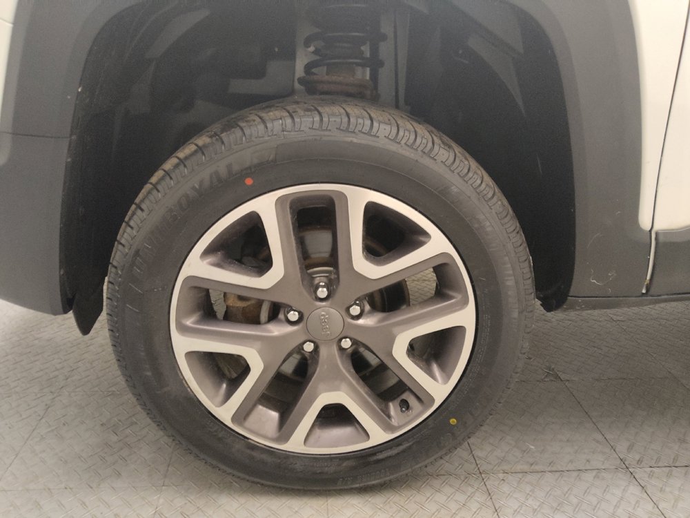 Used 2015 Jeep Renegade Latitude w/ Popular Equipment Group AWD/4WD image 31