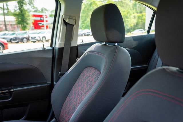 Used 2018 Chevrolet Sonic LT w/ Convenience Package FWD image 31
