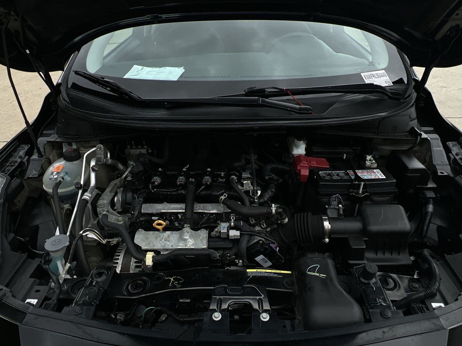 Used 2024 Nissan Versa SR FWD image 33
