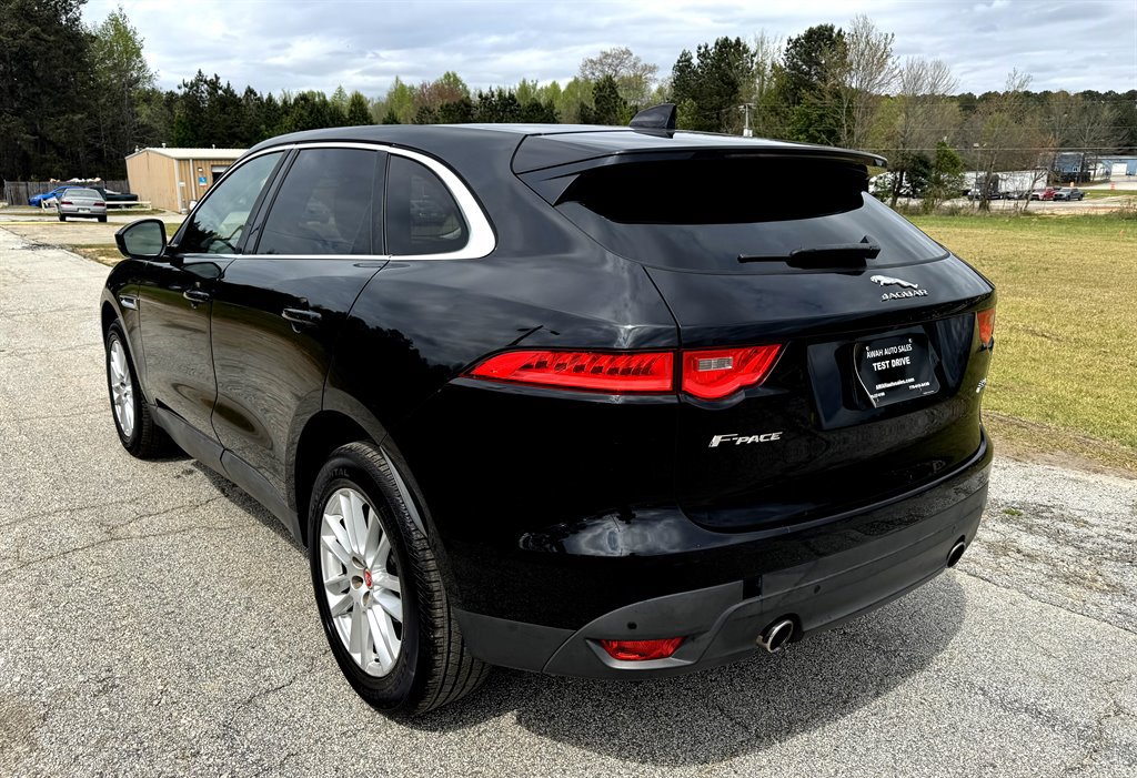 Used 2017 Jaguar F-PACE Prestige AWD/4WD image 10