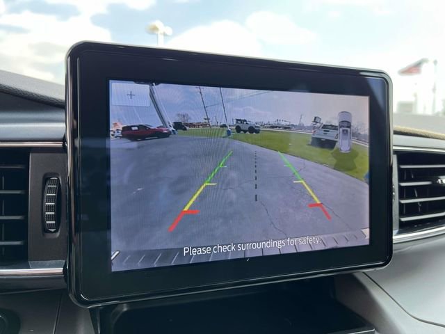 Certified 2022 Ford Explorer XLT w/ Equipment Group 202A image 20