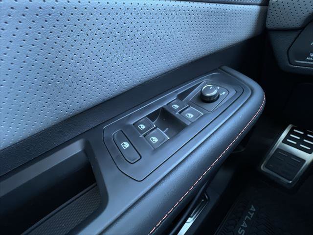 New 2026 Volkswagen Atlas Peak Edition image 13