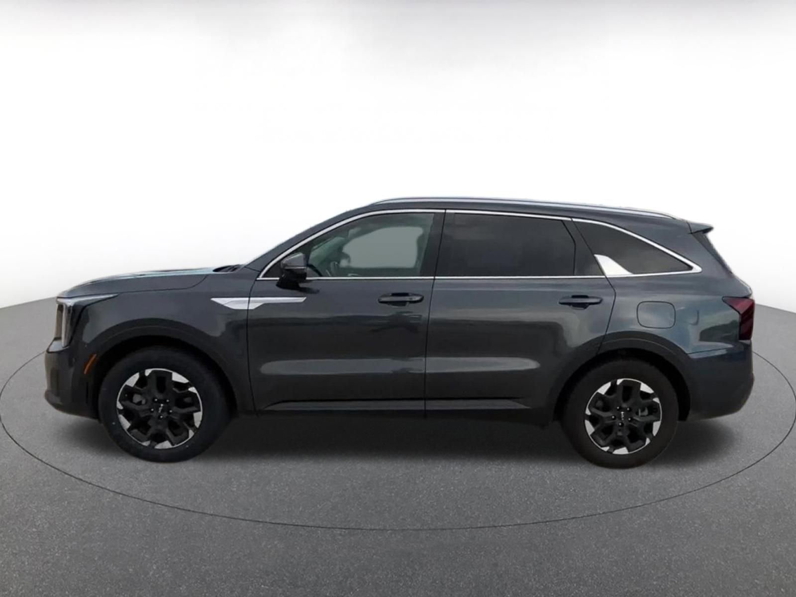 Used 2024 Kia Sorento S image 9