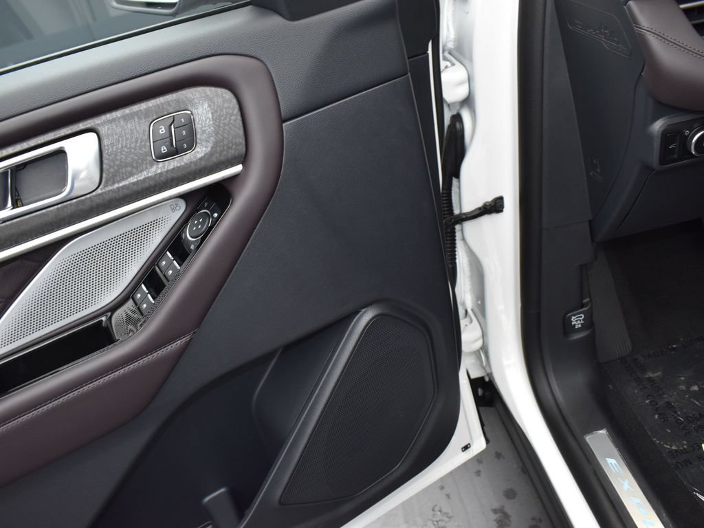 Used 2025 Ford Explorer Platinum w/ Ultimate Package RWD image 9