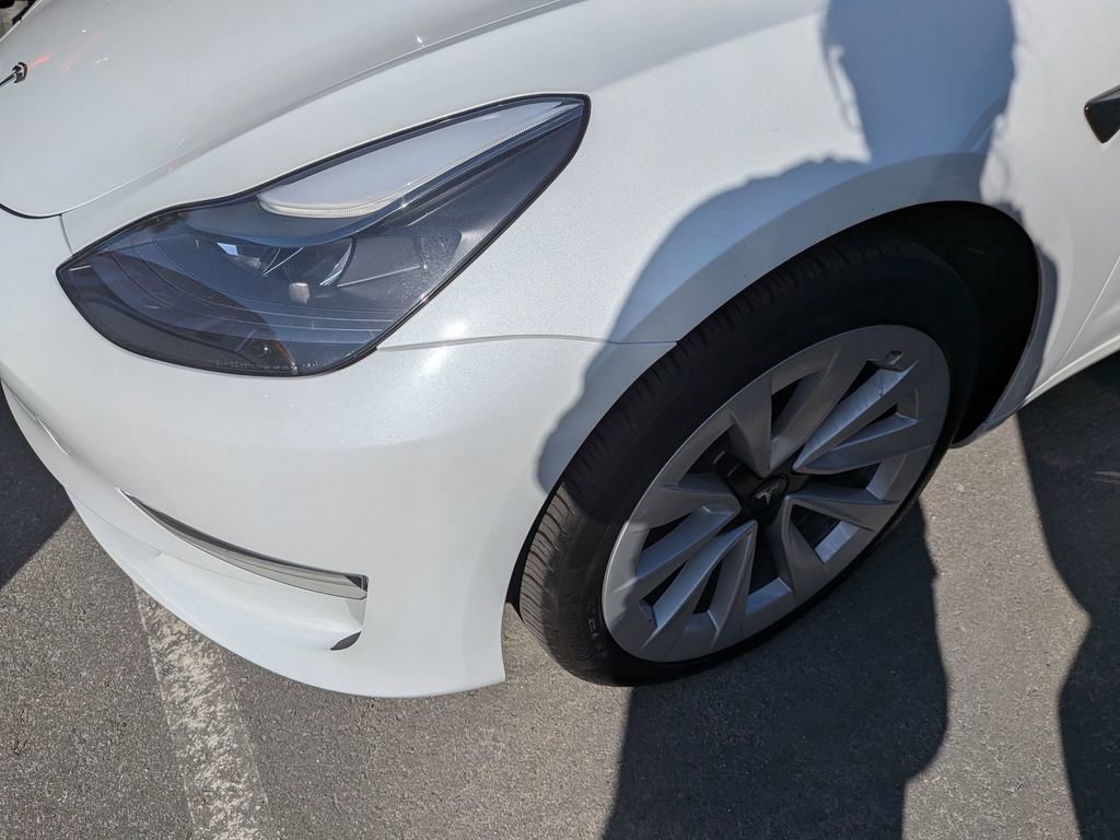 Used 2023 Tesla Model 3 Standard Range image 2