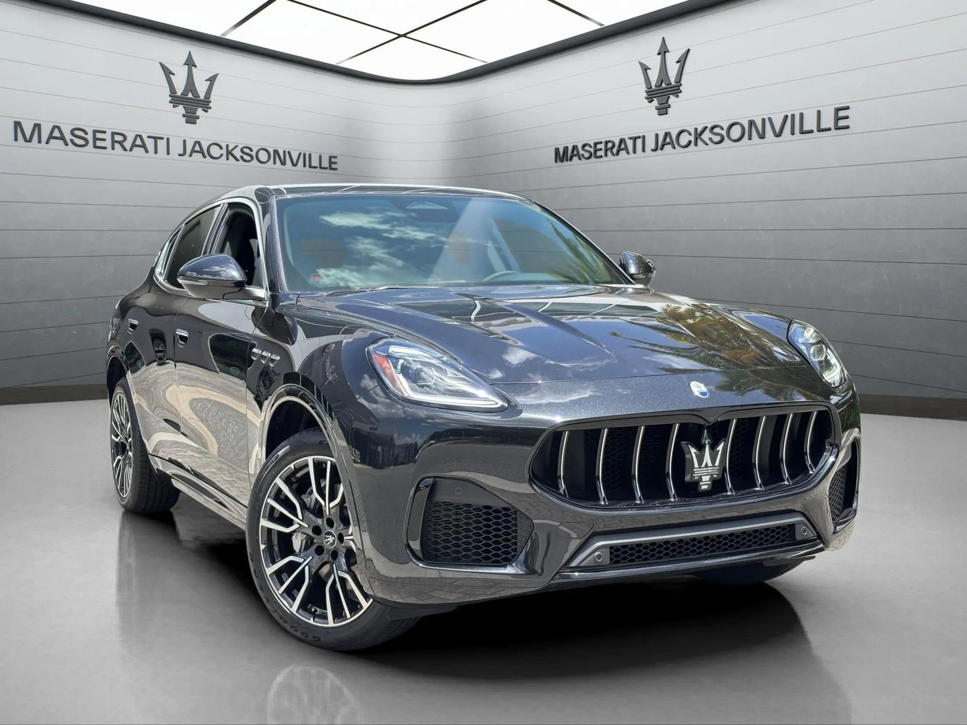 New 2025 Maserati Grecale GT