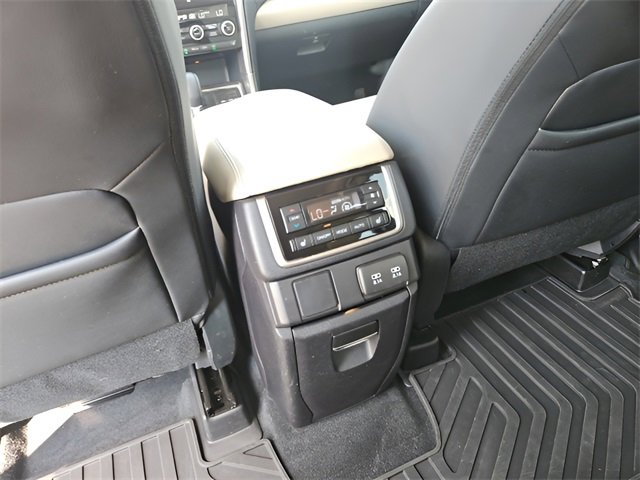 Used 2022 Subaru Ascent Limited image 14