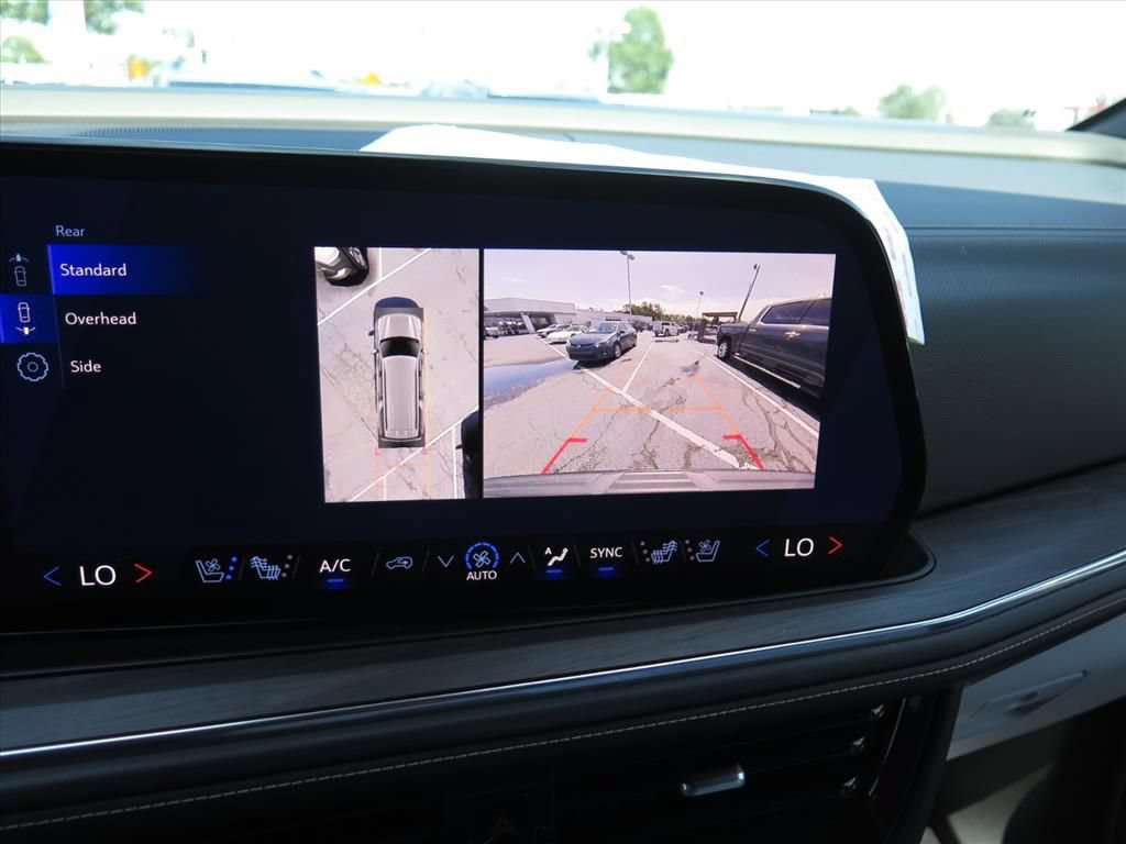 Used 2025 Chevrolet Suburban Premier AWD/4WD image 12