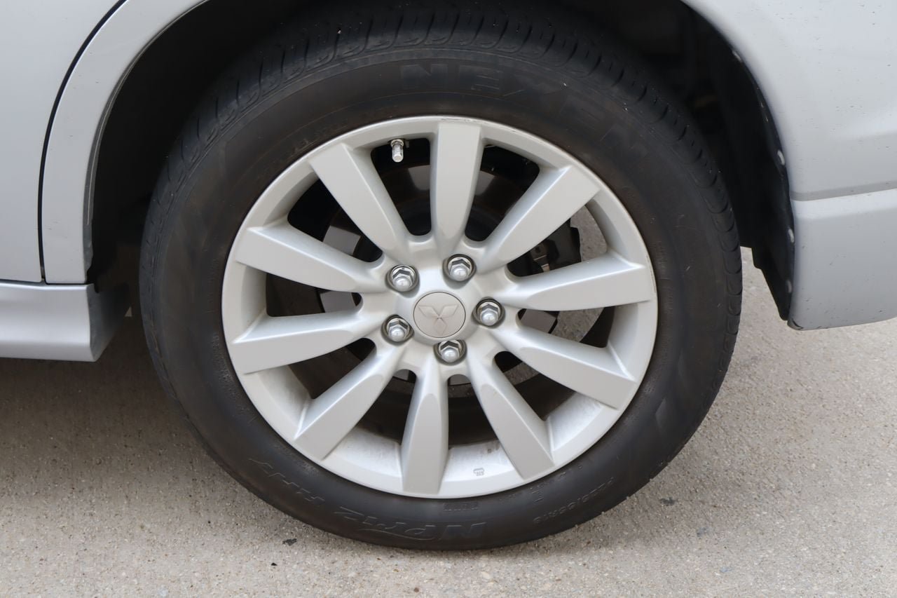 Used 2011 Mitsubishi Outlander Sport SE FWD image 25
