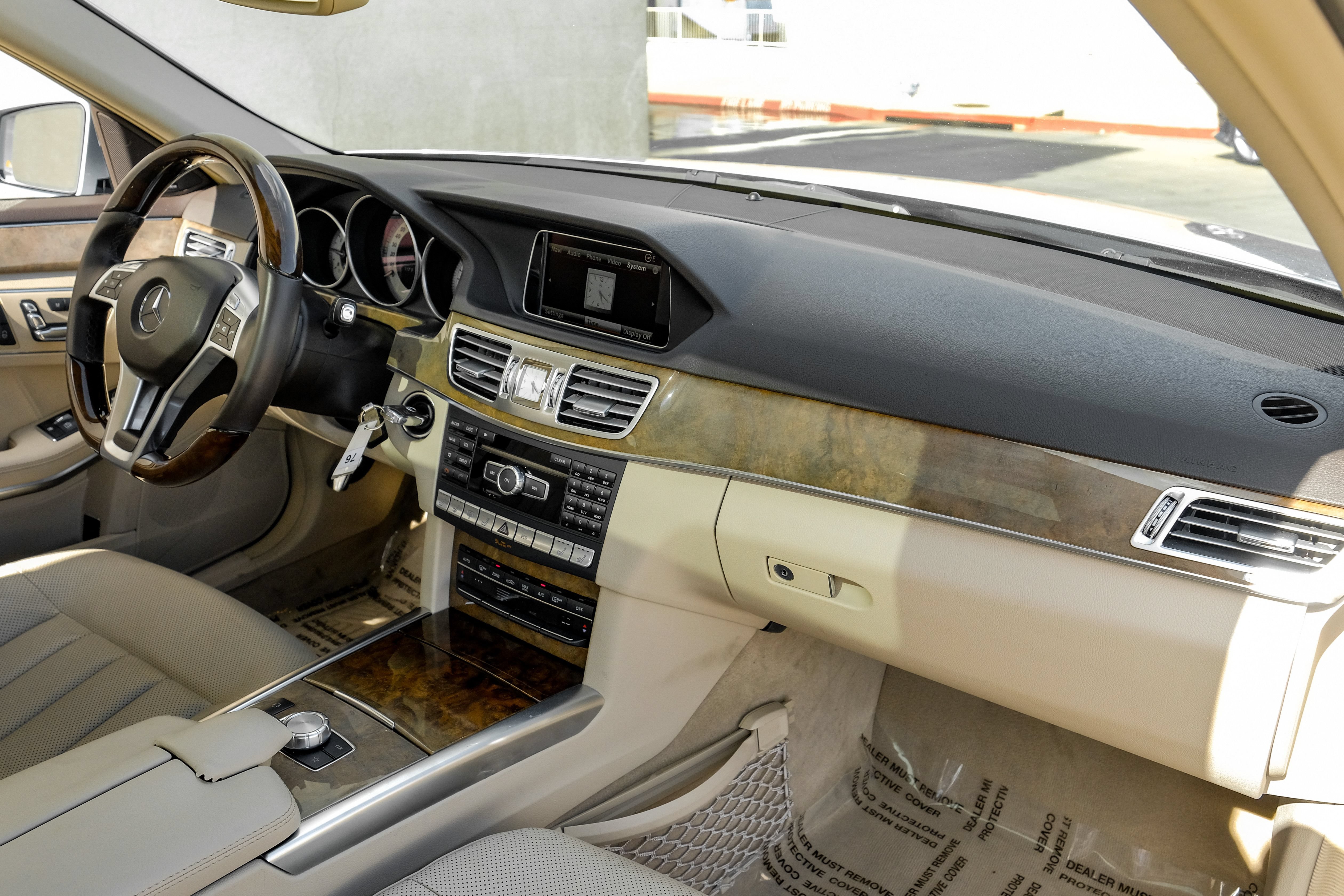 Used 2014 Mercedes-Benz E 550 4MATIC Sedan w/ Premium 1 Package image 12