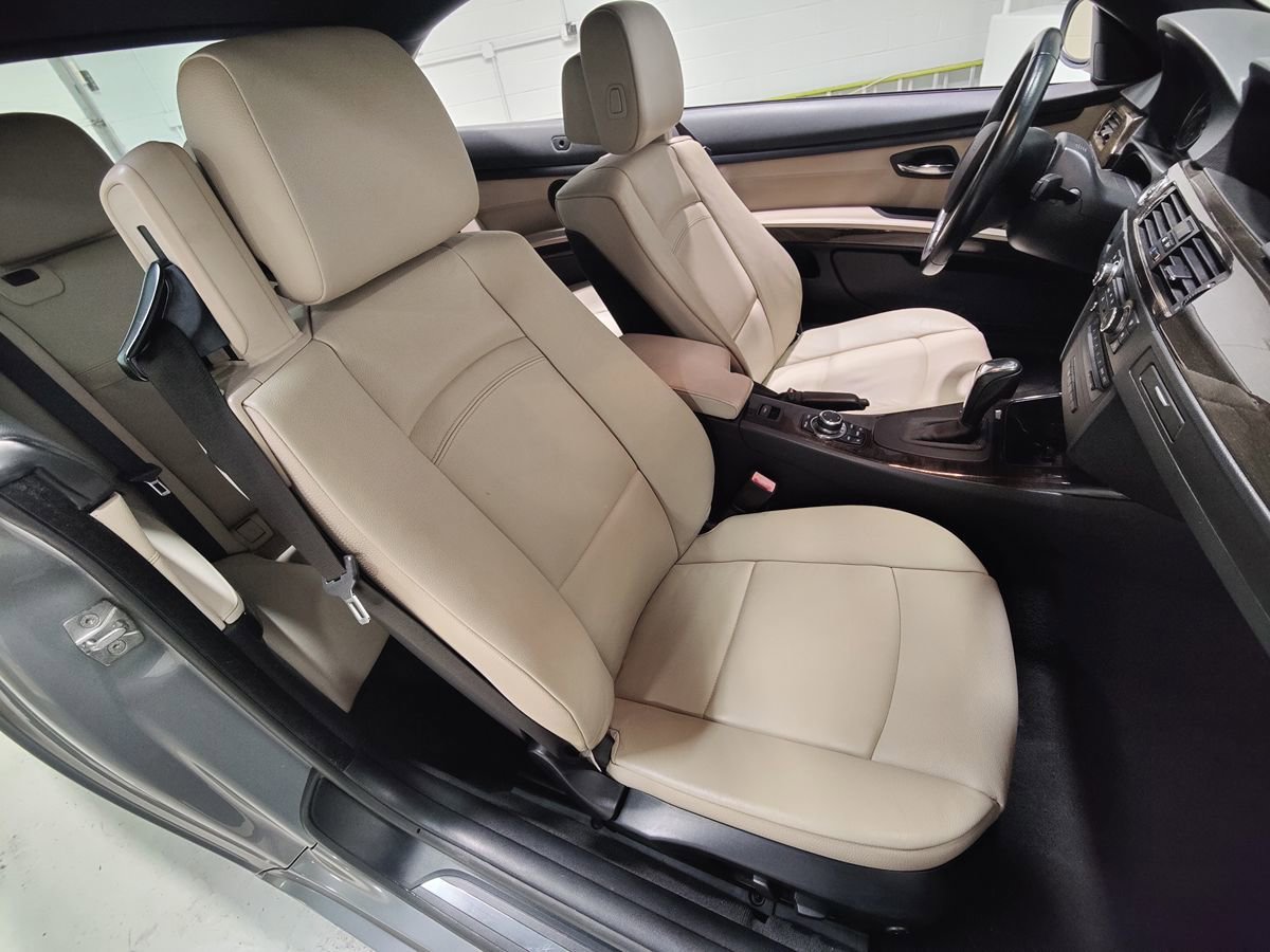 Used 2011 BMW 328i Convertible RWD image 12