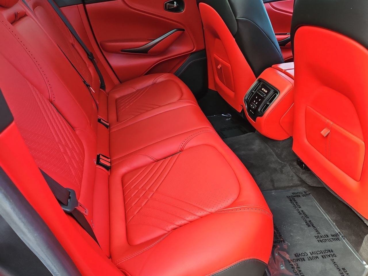 Used 2021 Aston Martin DBX AWD/4WD image 24