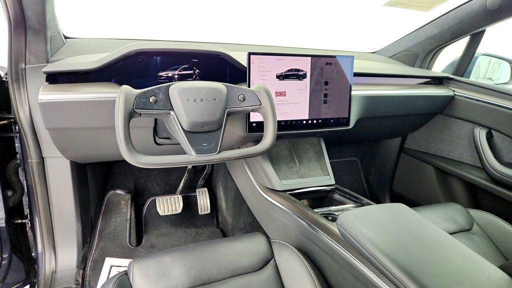 Used 2023 Tesla Model X Plaid image 11