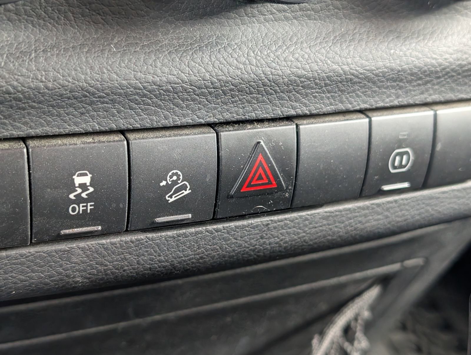 Used 2012 Jeep Wrangler Unlimited Sahara w/ Connectivity Group image 22