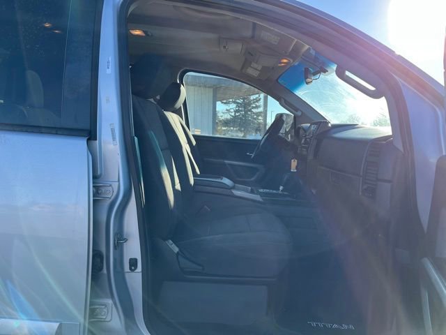 Used 2015 Nissan Titan S AWD/4WD image 29