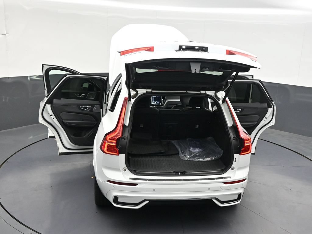 Certified 2022 Volvo XC60 T8 Polestar w/ Protection Package Premier AWD/4WD image 35