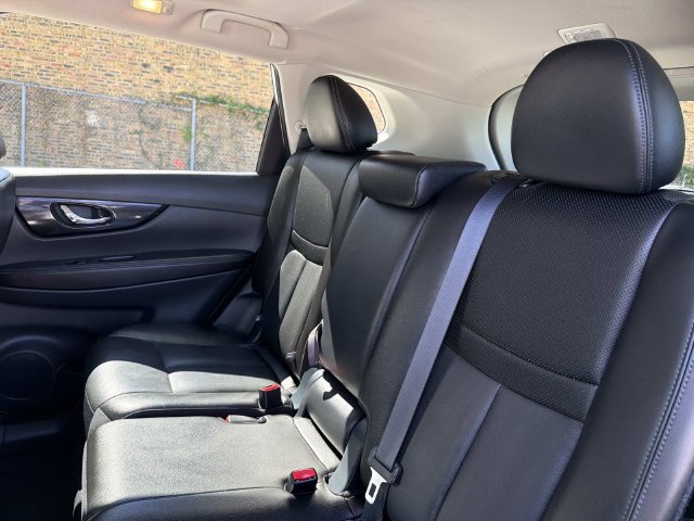 Used 2019 Nissan Rogue SL w/ Premium Package AWD/4WD image 13