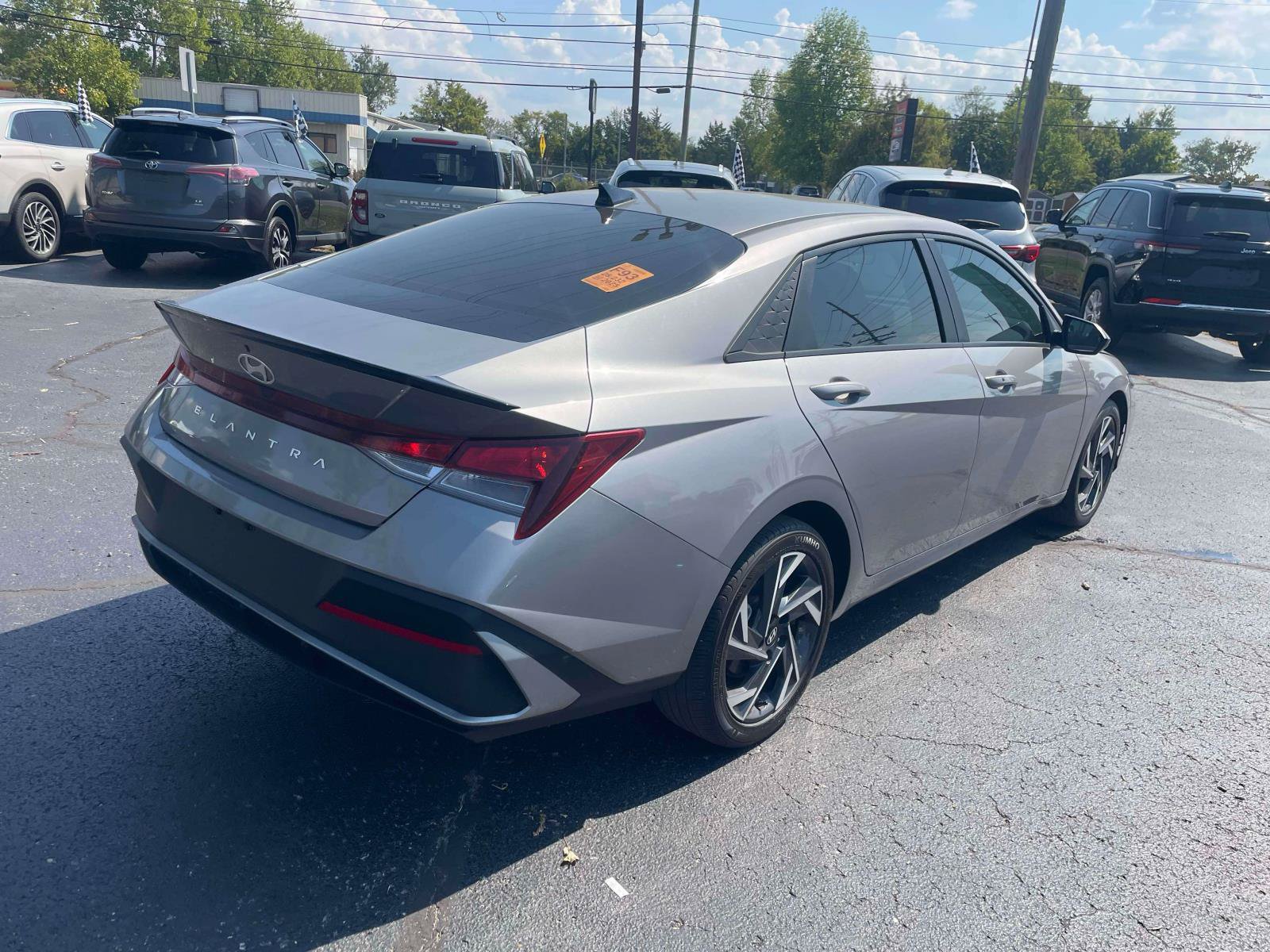 Used 2025 Hyundai Elantra Sport FWD image 8