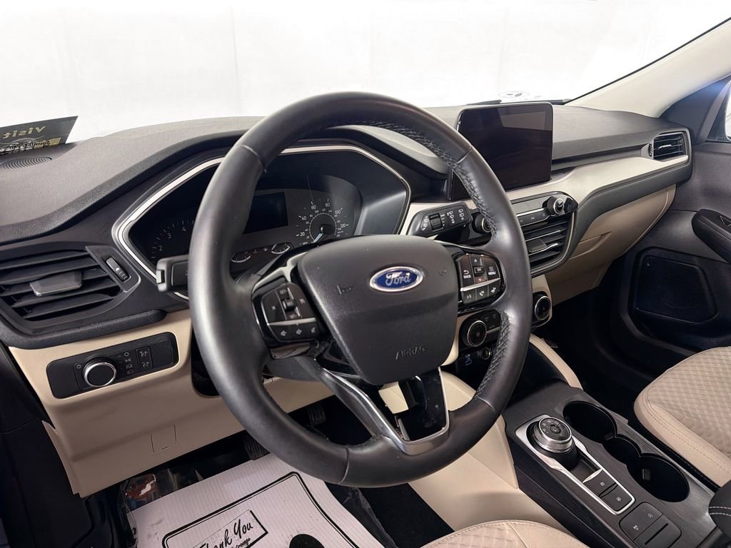 Used 2022 Ford Escape SE w/ Cold Weather Package image 9