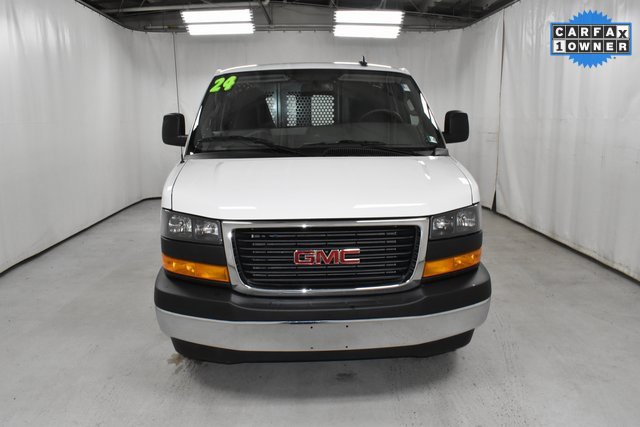 Used 2024 GMC Savana 2500 w/ Driver Convenience Package image 4