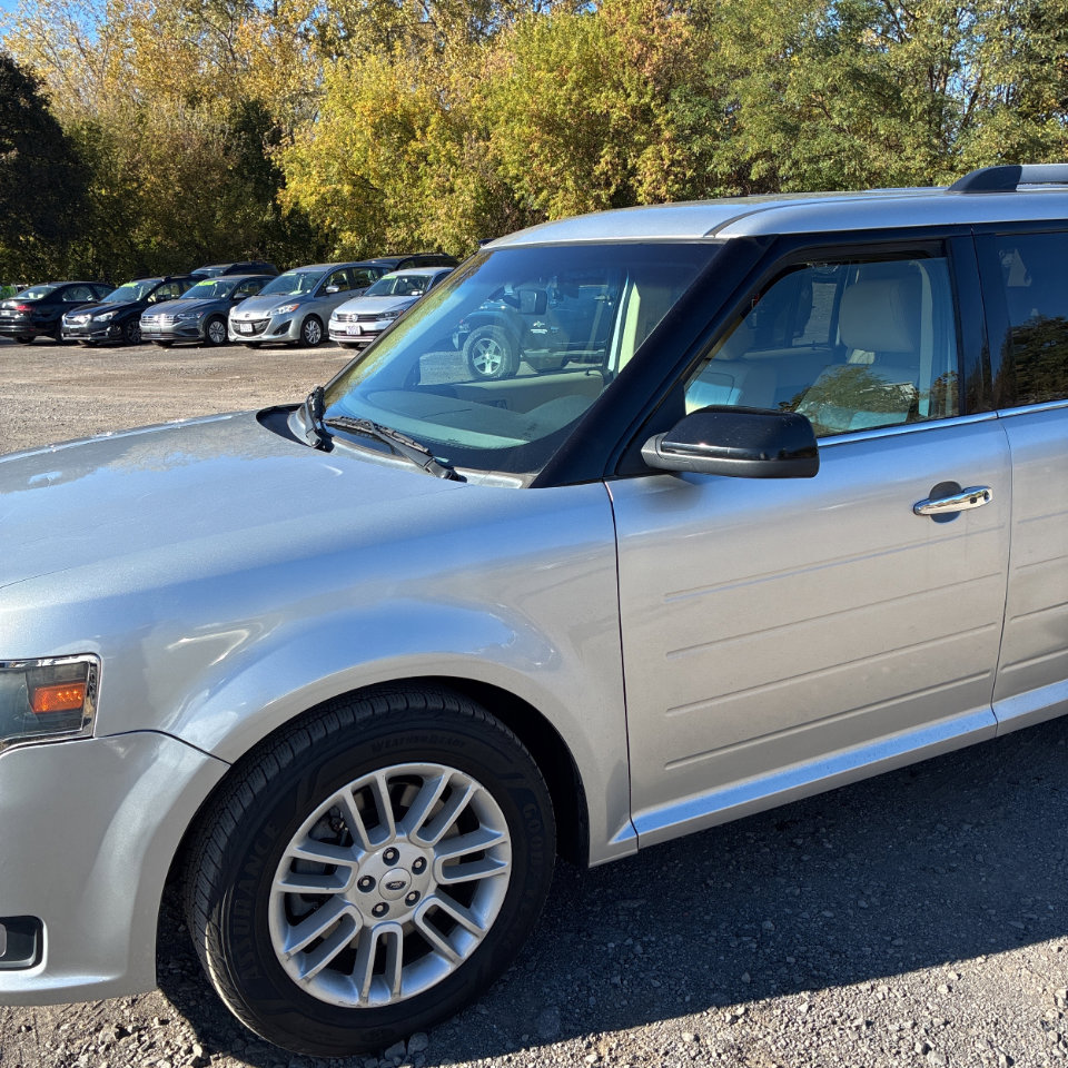 Used 2017 Ford Flex SEL w/ Equipment Group 202A image 2