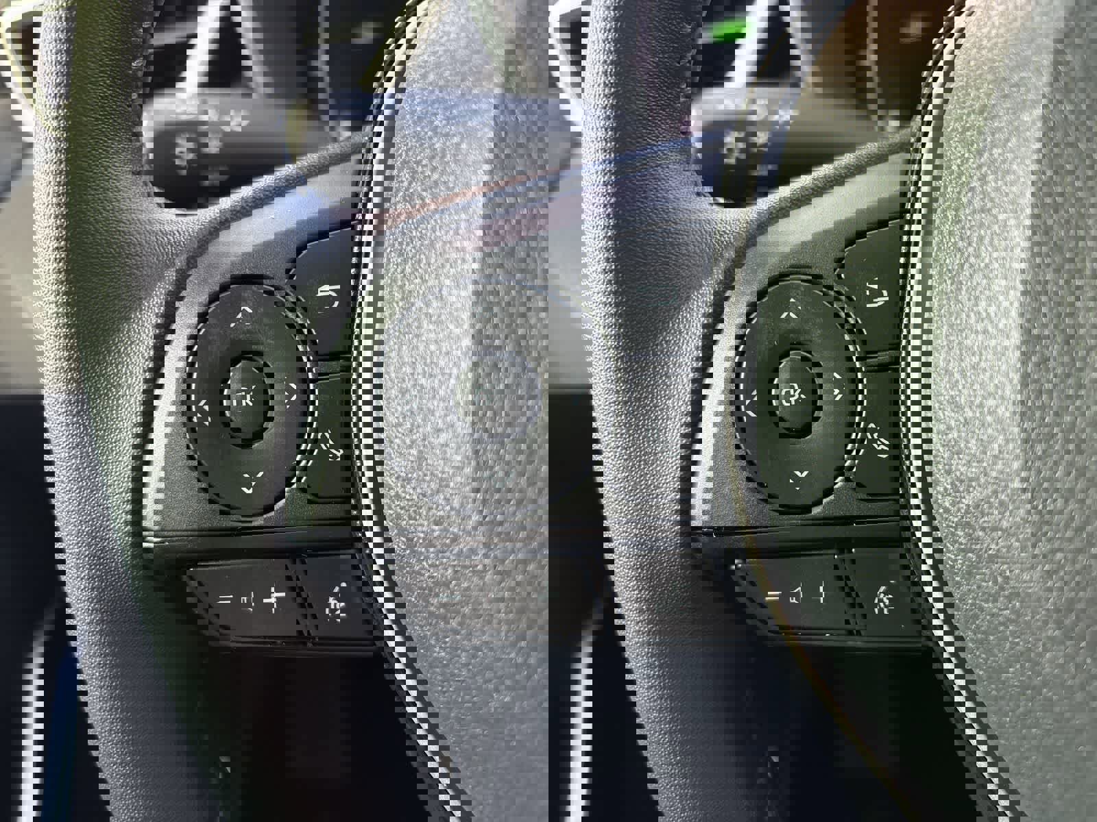 Used 2025 Toyota Corolla XLE image 32