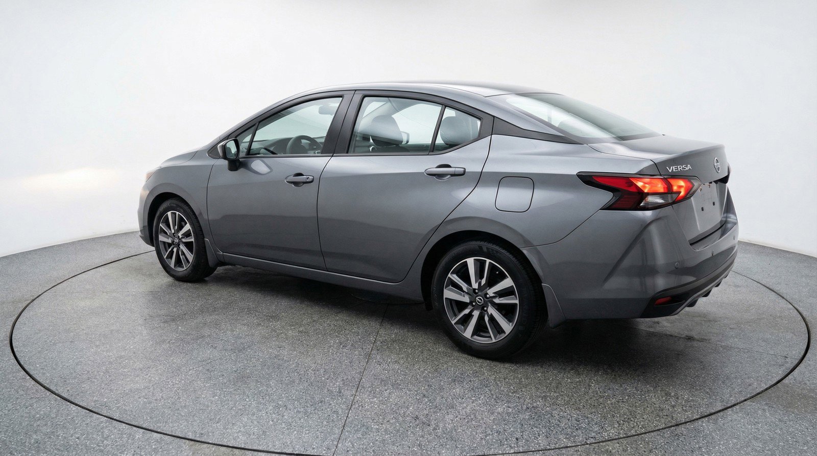 Used 2025 Nissan Versa SV image 6