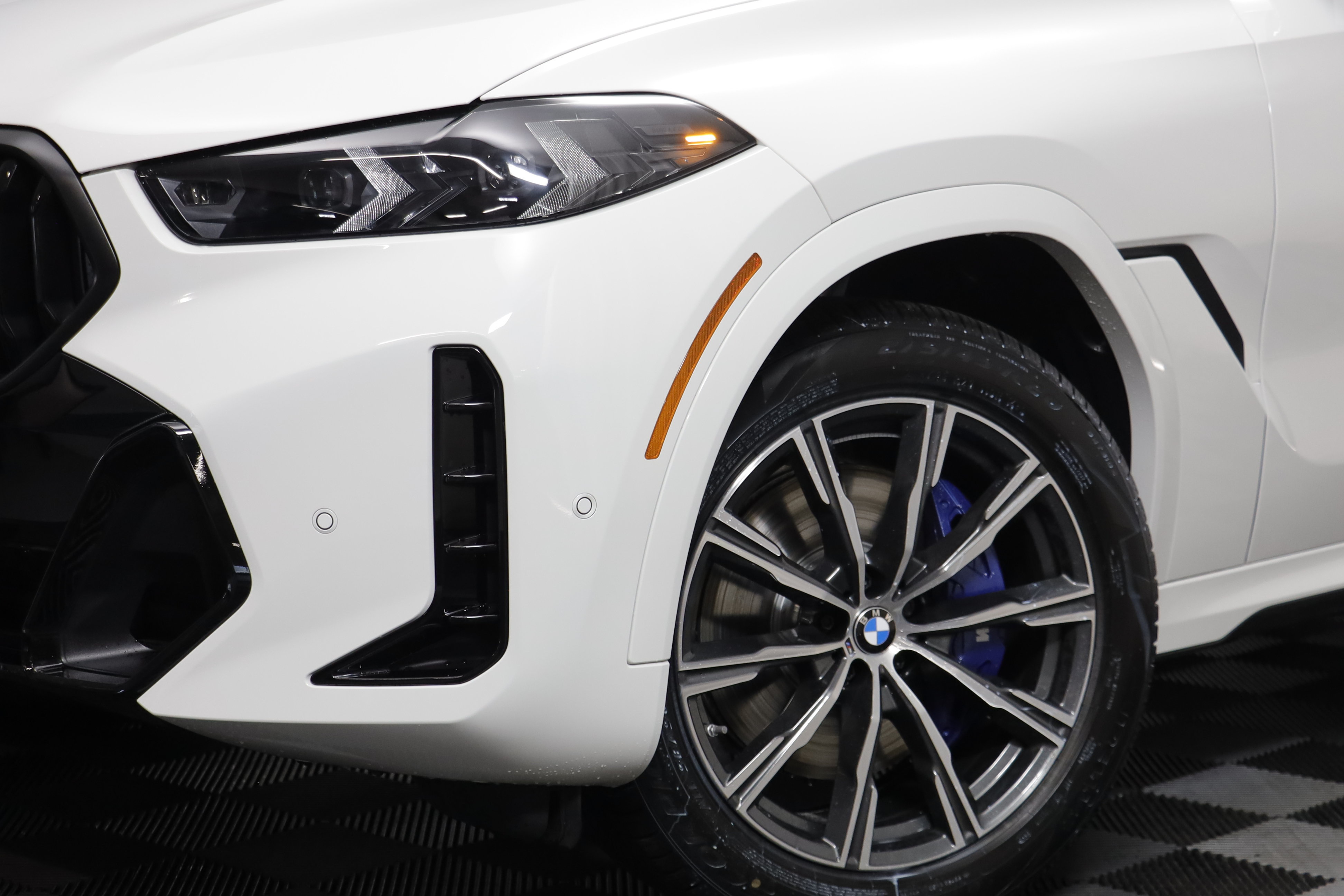 New 2026 BMW X6 xDrive40i AWD/4WD image 4