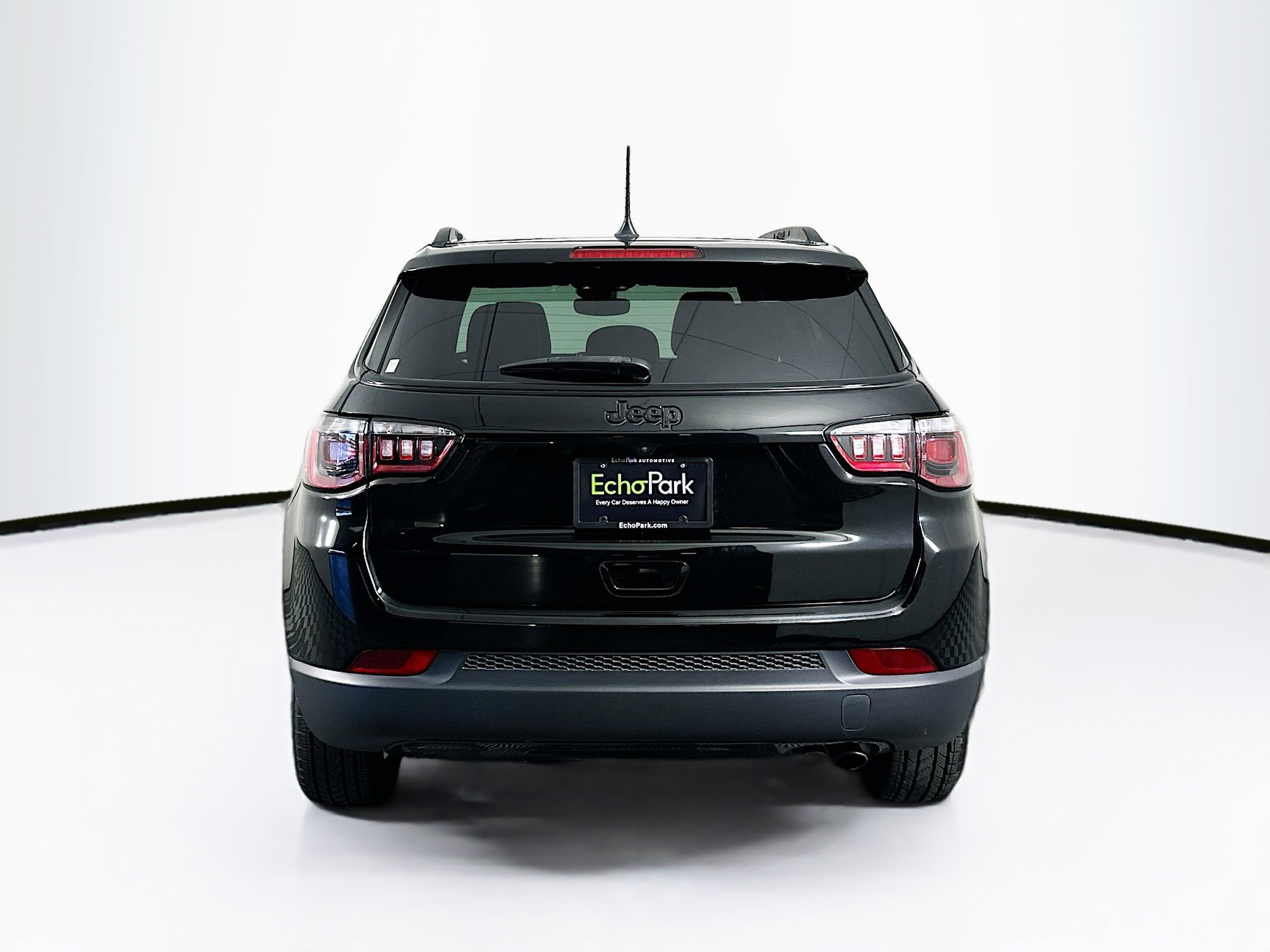 Used 2022 Jeep Compass Latitude FWD image 7