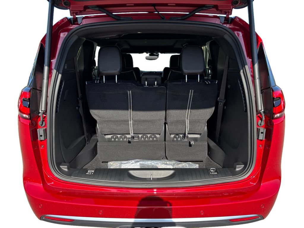 New 2027 Chrysler Pacifica Limited AWD/4WD image 14