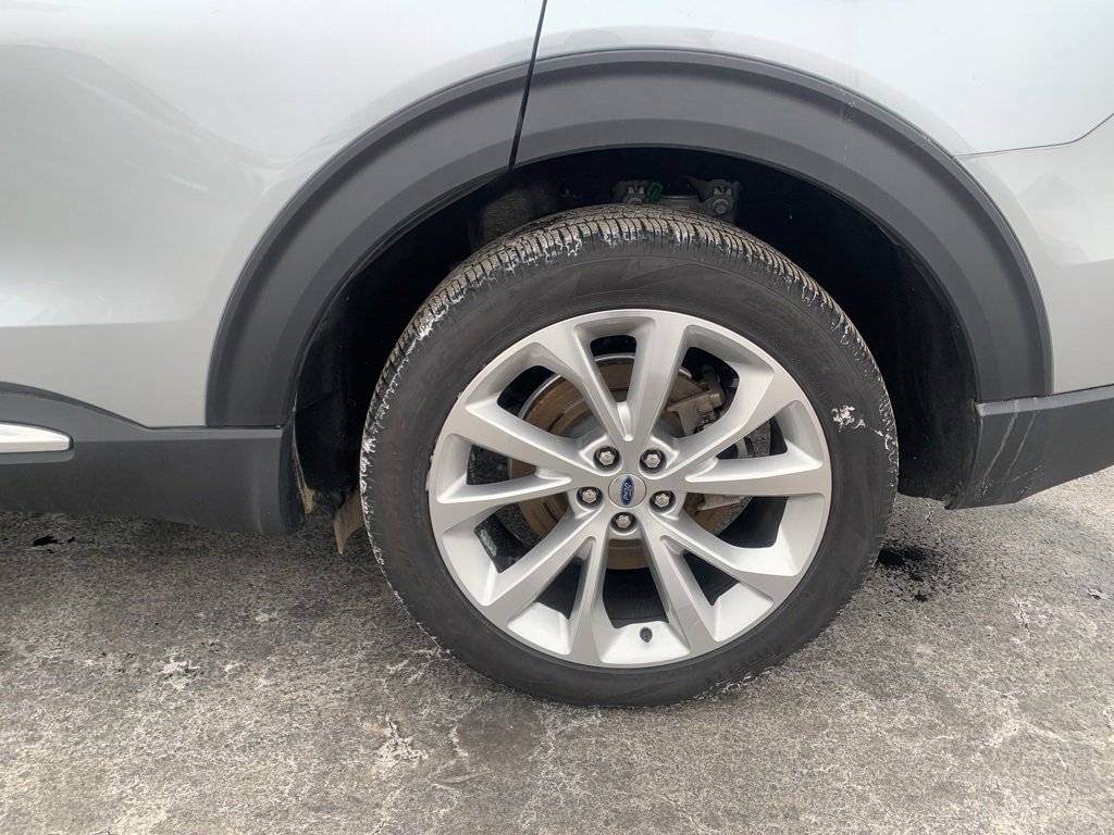 Used 2023 Ford Explorer Platinum w/ Class IV Trailer Tow Package image 10