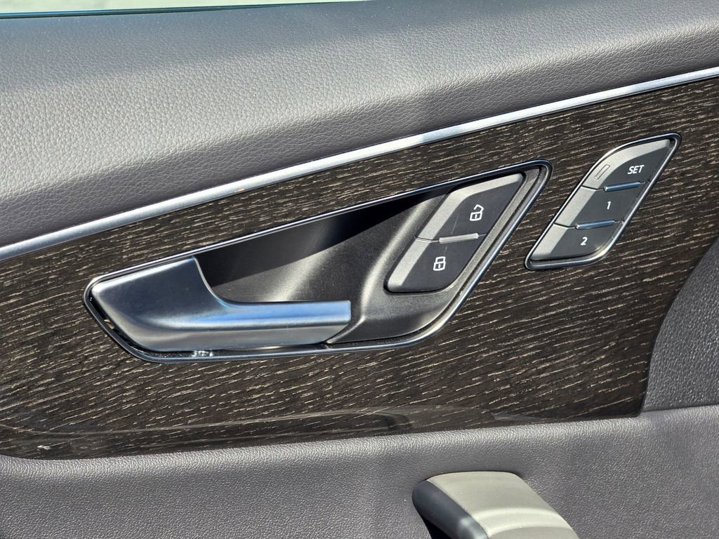 Used 2024 Audi Q8 Premium Plus w/ Premium Plus Package image 21