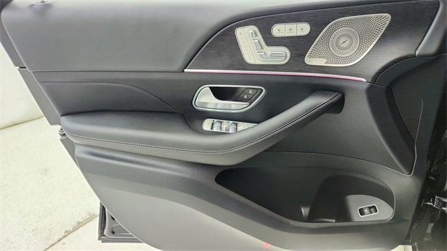 Used 2025 Mercedes-Benz GLS 450 4MATIC image 39