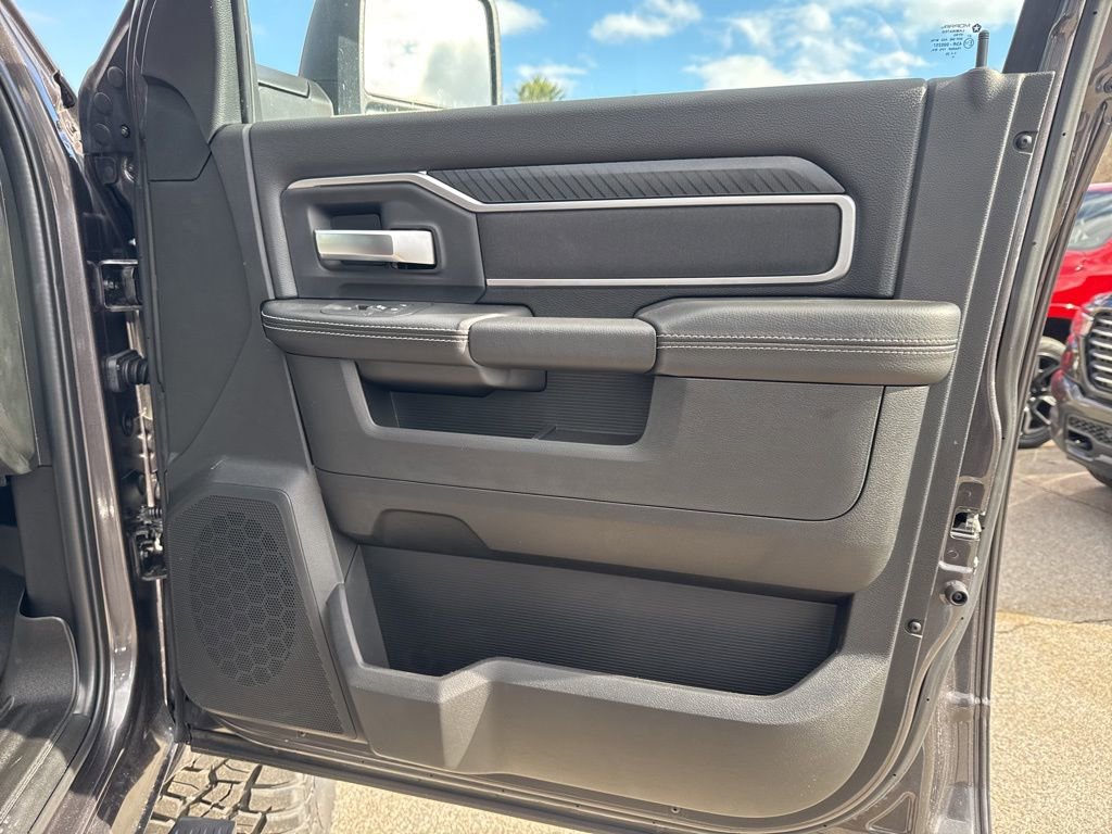 New 2025 RAM 2500 Big Horn AWD/4WD image 31